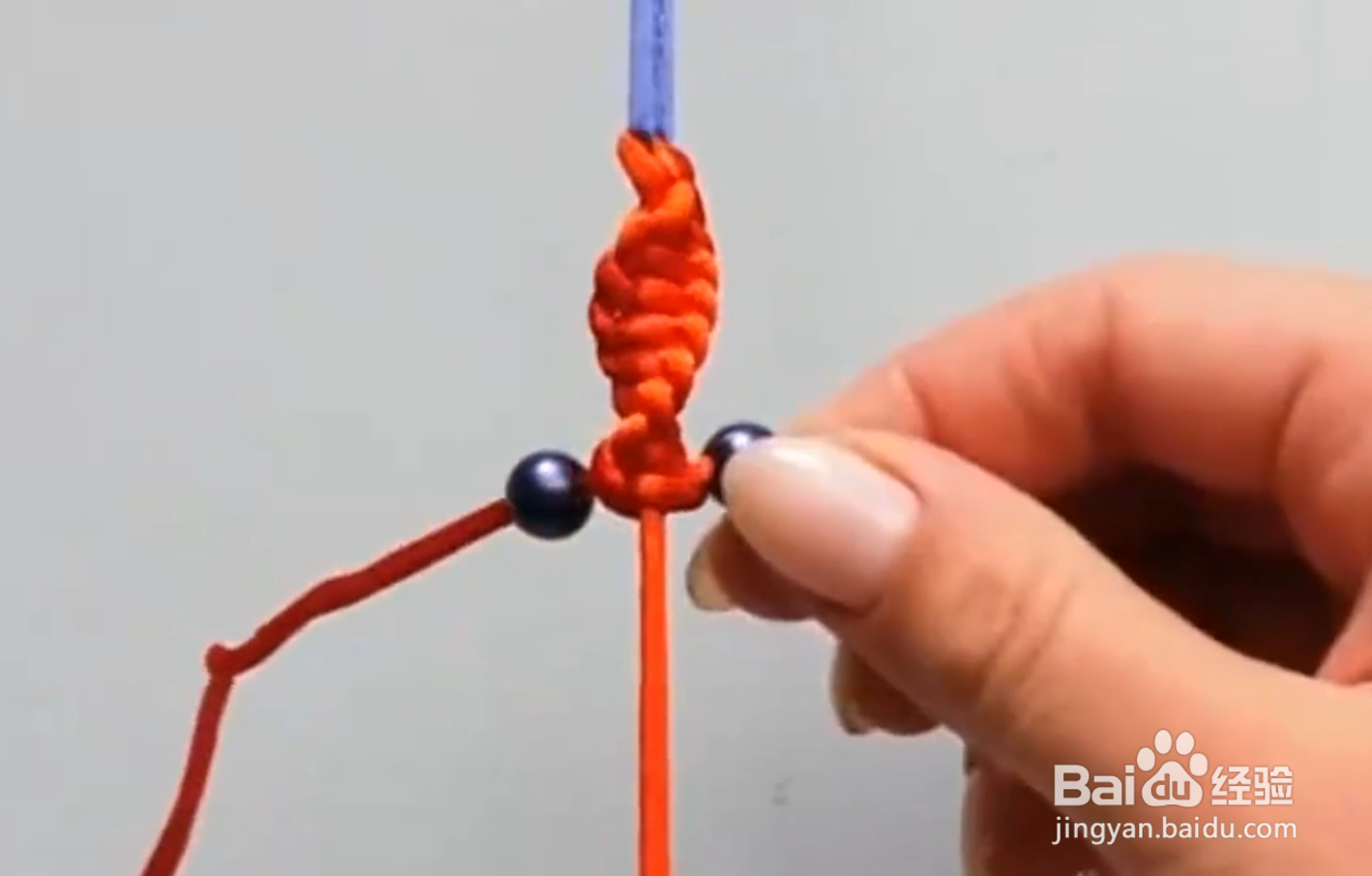 如何用鞋带制作手环