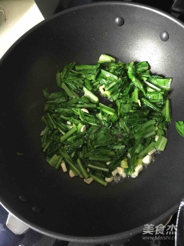 素炒油麦菜的做法