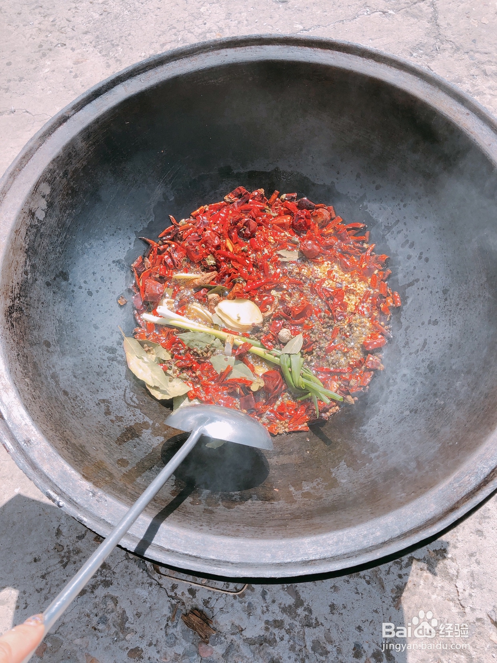 麻辣小龙虾的吃法