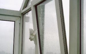 窗户框上的胶带怎么办