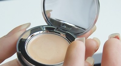 学习让嘴唇变薄唇妆的画法