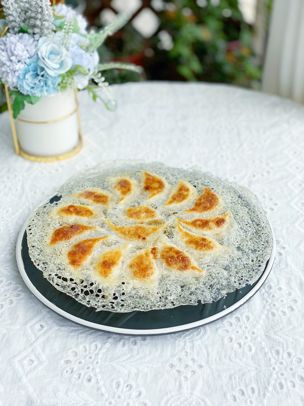 晶莹剔透冰花煎饺