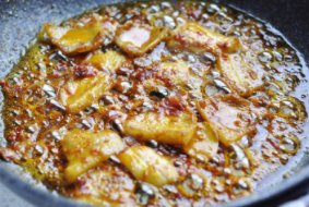 五花肉焖煎豆腐