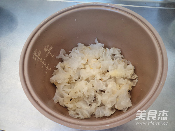 紫薯红枣银耳羹
