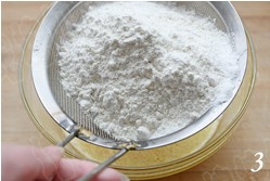 草莓奶油华夫饼