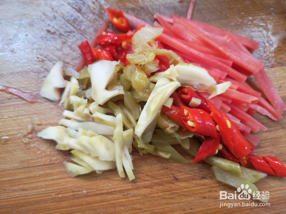 爽脆可口的鸡杂粉条煲