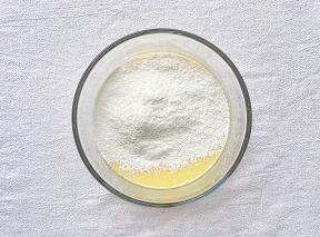 怎样做出入口即化的草莓白玉卷步骤