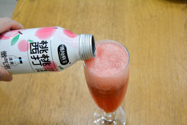 桃桃西打西瓜饮