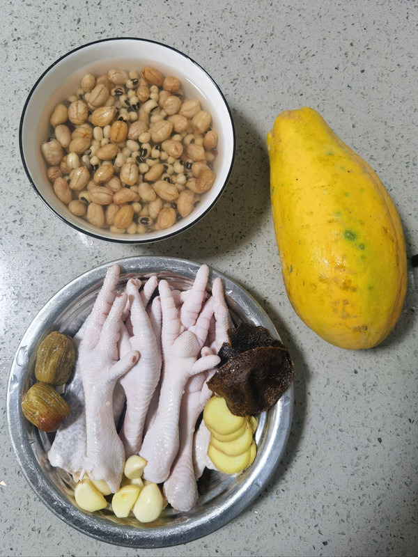 木瓜眉豆花生鸡爪汤