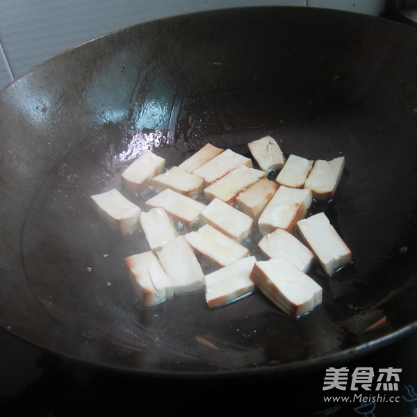 香干芹菜烧烤肠