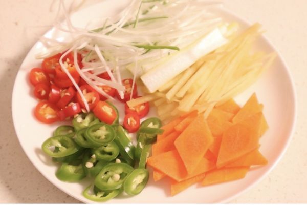 孔雀开屏清蒸鲈鱼