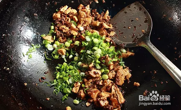 味道极好的肉末煎炝碎豆腐