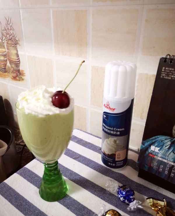 鳄梨香蕉奶油奶昔