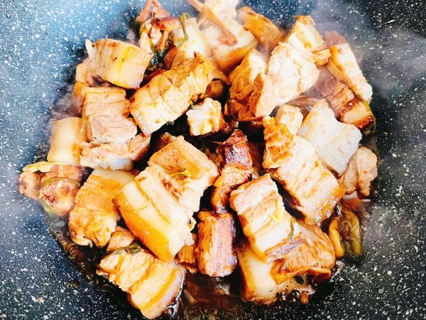 鸿运菜红烧肉笋