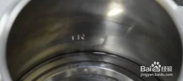 如何巧去水垢