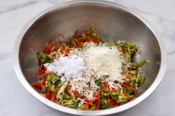 包菜虾皮菜团子