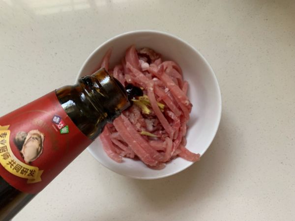 黑椒干煸肉丝芹菜