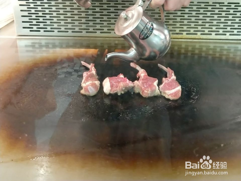 如何制作煎羊排