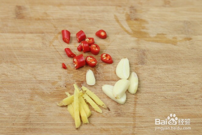 如何制作鸡蛋木耳炒菠菜