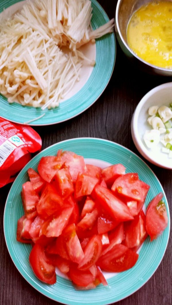 番茄金针菇蛋汤