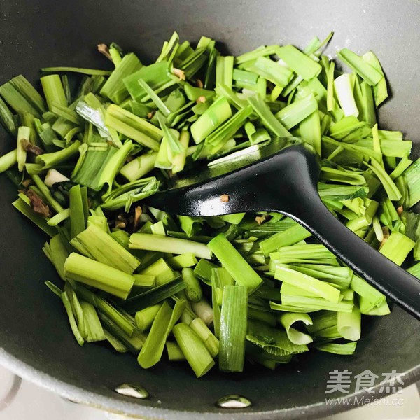 大蒜炒咸肉的做法