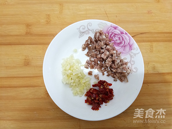 腊肠粉丝蒸娃娃菜