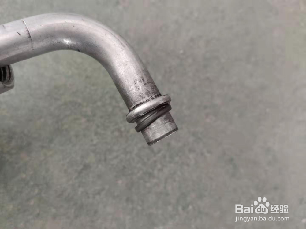 汽车空调制冷系统管路是怎么连接的？