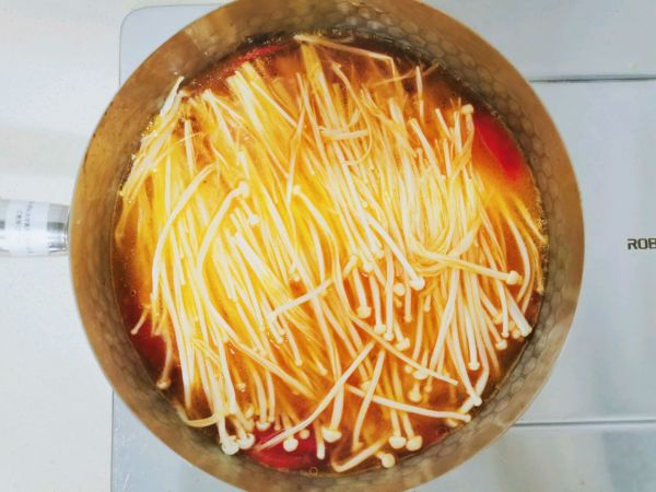 番茄金针菇肥牛