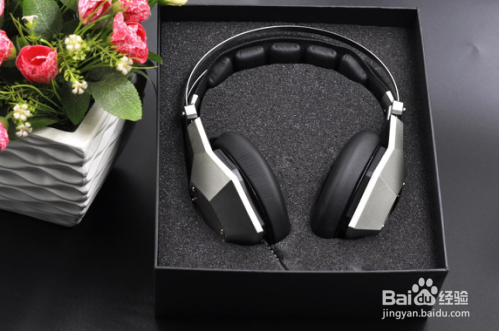 为电竞发烧,达尔优EH755游戏耳机。