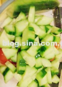 阳光,大海,美丽的男女们—地中海蔬菜沙拉