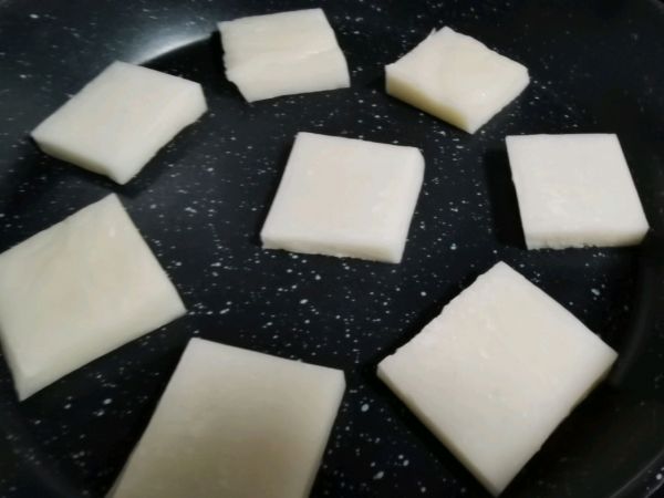 红糖花生芝麻糍粑