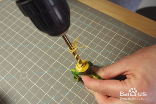 教你用宝宝玩具和小木块制作有趣的玄关挂钩