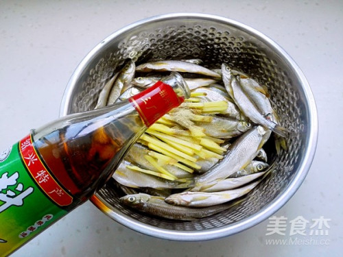 小鱼的做法(小鱼的做法简单又好吃视频)