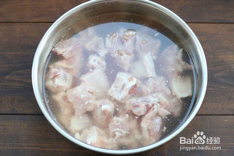 美味难挡、软嫩易脱的蒜蓉蒸排骨