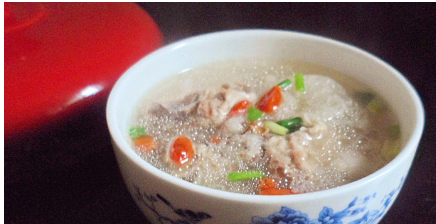 美味竹荪排骨汤