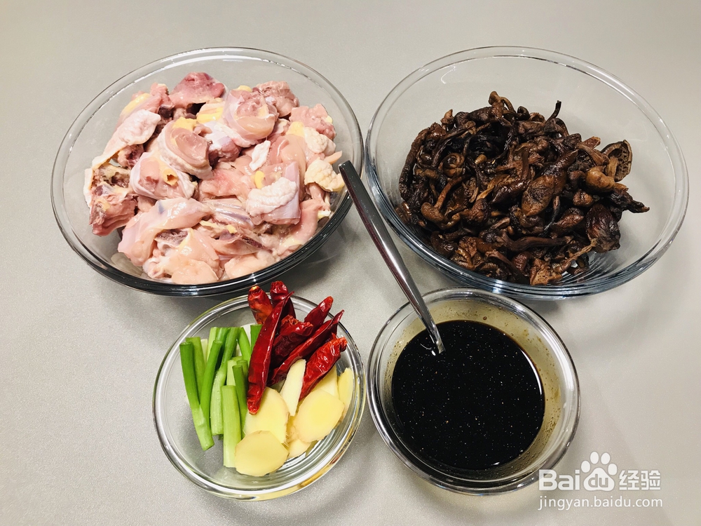 诱惑味蕾的小鸡炖蘑菇