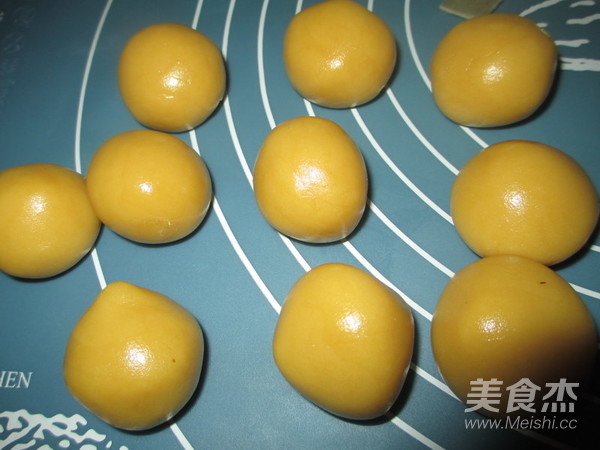 广式豆沙板栗月饼