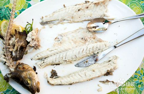 鱼肉和鱼骨头怎么分开