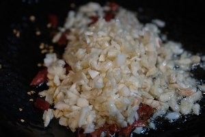 养生食补炒萝卜干的做法