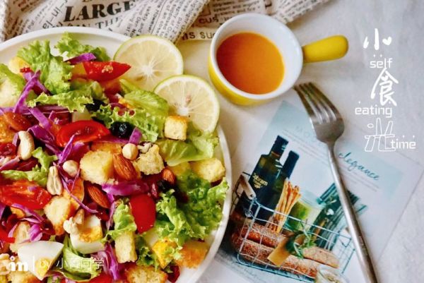 缤纷面包丁沙拉