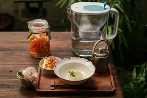 茶泡饭团配红油泡菜的做法