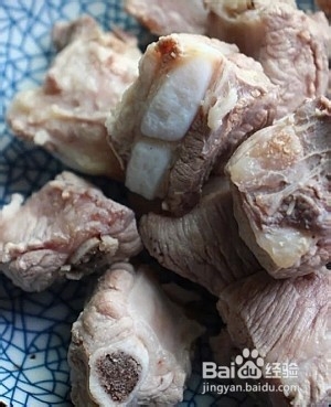 香香的排骨焖米饭