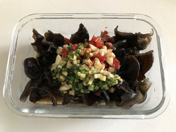 凉拌剁椒黑木耳
