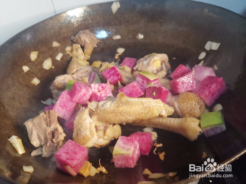 萝卜丁炖鸡肉