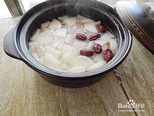 如何用烤箱炖汤：萝卜排骨汤