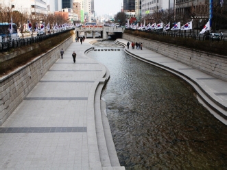 清溪川广场旅游攻略