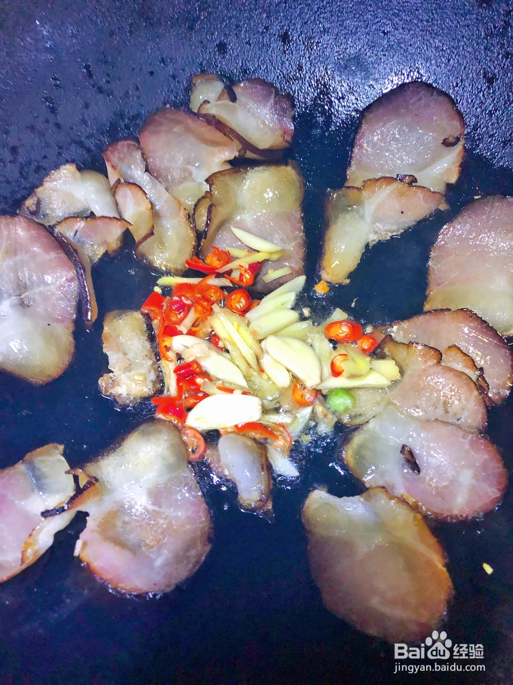 不费事做土豆片炒腊肉