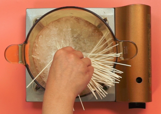 过生日做的长寿面方法家常？谢谢