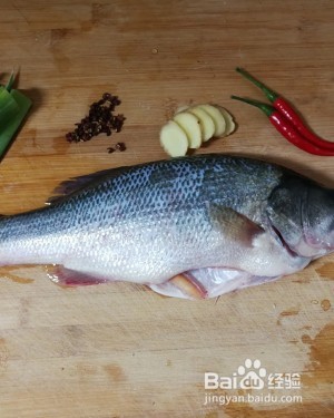 食补养生清蒸鲈鱼（不用鱼盘）
