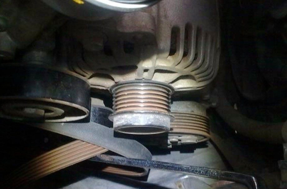 别克君威换皮带涨紧轮是不是过渡轮也要一起换的啊，大概多少钱